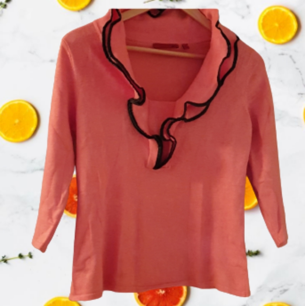 Red brand, beautiful pink salmon colored top with leather trim
